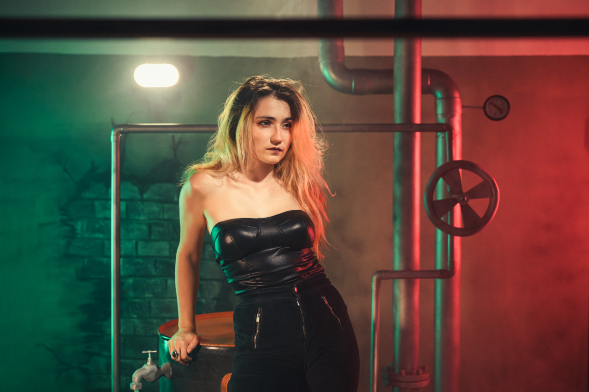 Femme tenue rock sexy